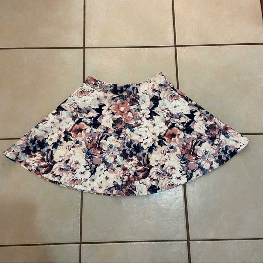 Bethany Mota Aeropostale Women’s Ladies Floral Patterned Skirt